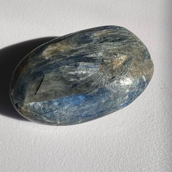 Blue Kyanite Crystal‎ Meditation Palmstone (#5) - Picture 4 of 10
